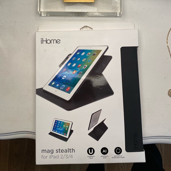 IHome - IPad 2/3/4 black case - Picture 4 of 5